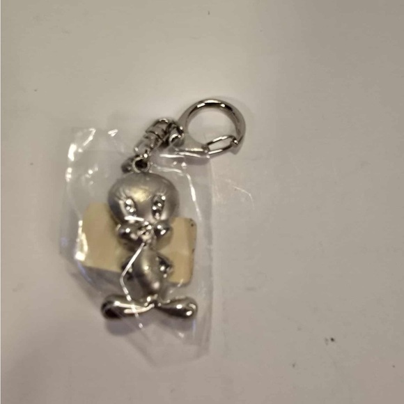 Accessories - Vintage tweety bird metal keychain